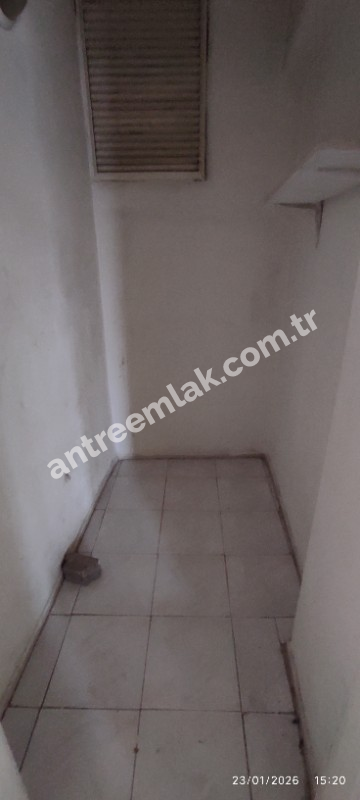Antre Emlak'tan Kiralık Bahçelievler'de Hastane Yanı Cadde Üstü Doğalgazlı 2+1 Daire