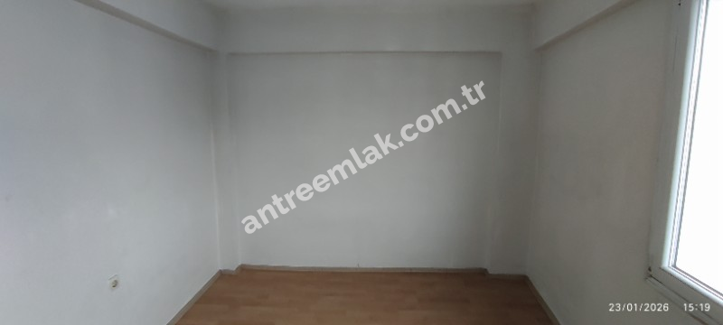Antre Emlak'tan Kiralık Bahçelievler'de Hastane Yanı Cadde Üstü Doğalgazlı 2+1 Daire