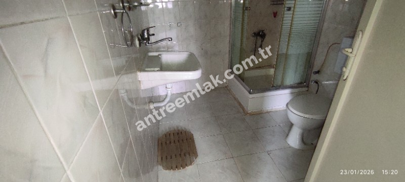 Antre Emlak'tan Kiralık Bahçelievler'de Hastane Yanı Cadde Üstü Doğalgazlı 2+1 Daire
