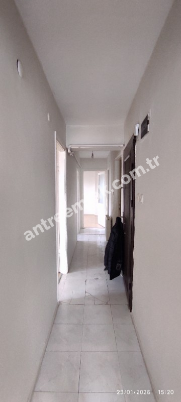 Antre Emlak'tan Kiralık Bahçelievler'de Hastane Yanı Cadde Üstü Doğalgazlı 2+1 Daire