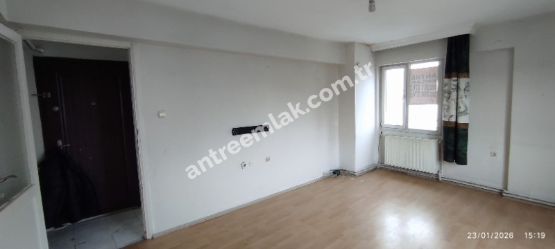 Antre Emlak'tan Kiralık Bahçelievler'de Hastane Yanı Cadde Üstü Doğalgazlı 2+1 Daire