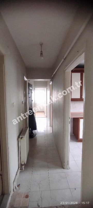 Antre Emlak'tan Kiralık Bahçelievler'de Hastane Yanı Cadde Üstü Doğalgazlı 2+1 Daire