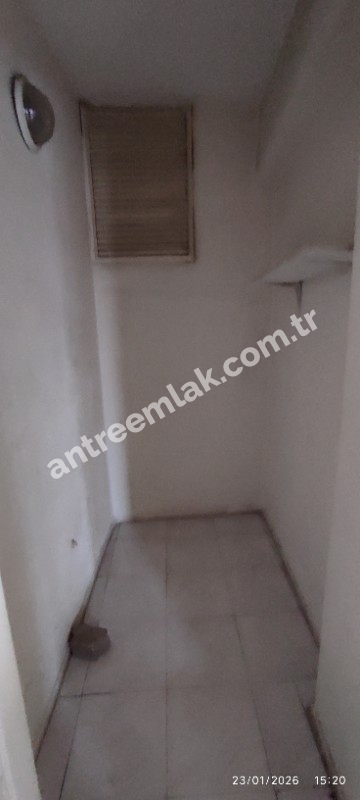 Antre Emlak'tan Kiralık Bahçelievler'de Hastane Yanı Cadde Üstü Doğalgazlı 2+1 Daire