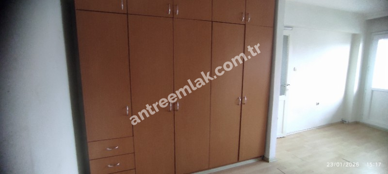 Antre Emlak'tan Kiralık Bahçelievler'de Hastane Yanı Cadde Üstü Doğalgazlı 2+1 Daire