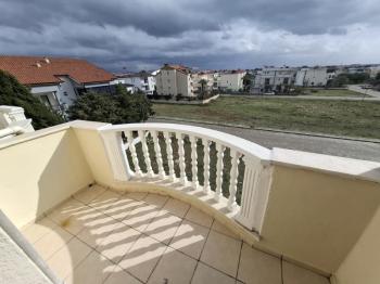 Efeler Mahallesi’nde Havuzlu Sitede Satılık 2+1 Dubleks