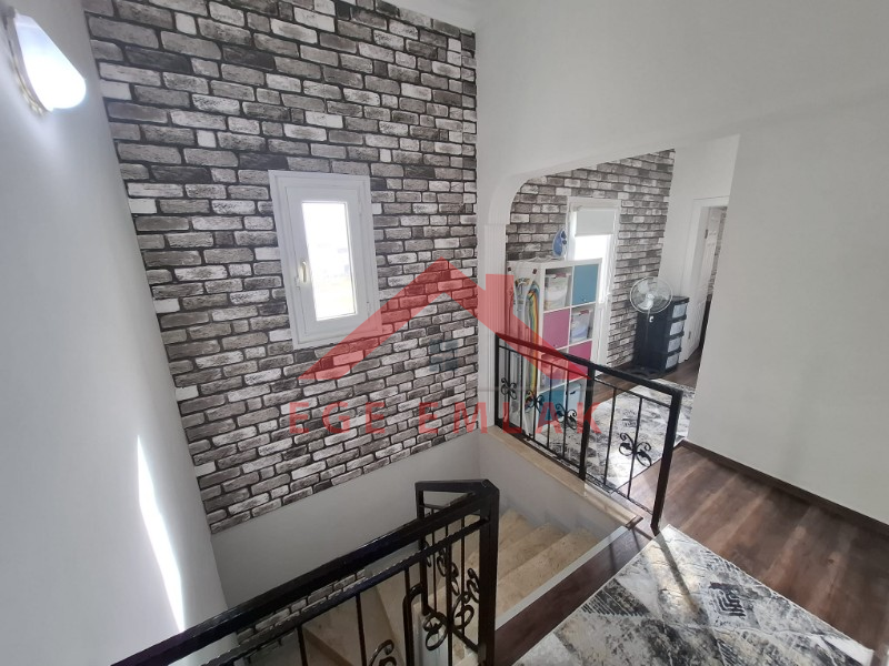 Efeler Mahallesi’nde Havuzlu Sitede Satılık 2+1 Dubleks