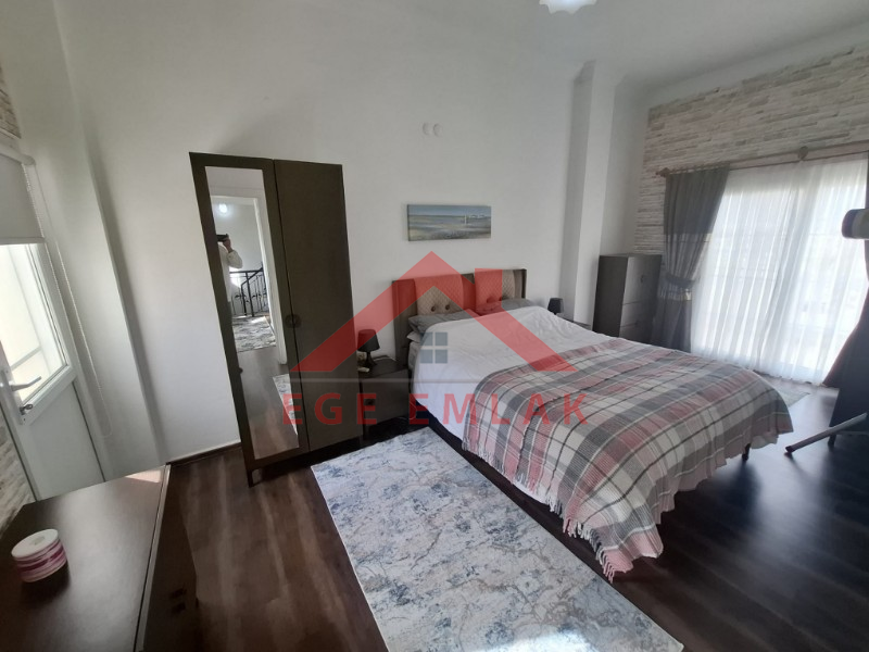 Efeler Mahallesi’nde Havuzlu Sitede Satılık 2+1 Dubleks