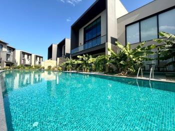 Kıbrıs Girne Kervansaray Projesi Havuz Manzaralı Satılık 3+1 Loft Daire