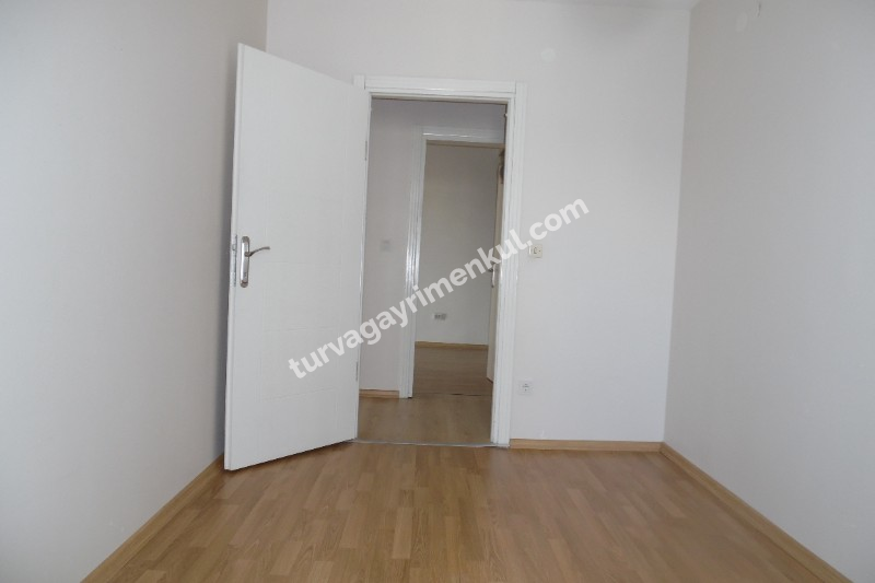 EMLAK KONUTLARINDA YATIRIMLIK 3+1 SATILIK DAİRE 