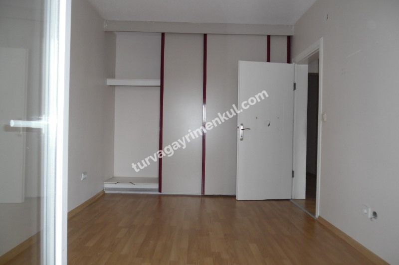 EMLAK KONUTLARINDA YATIRIMLIK 3+1 SATILIK DAİRE 