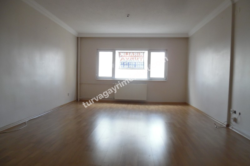 EMLAK KONUTLARINDA YATIRIMLIK 3+1 SATILIK DAİRE 