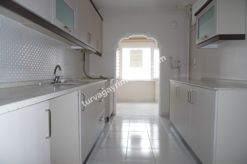 EMLAK KONUTLARINDA YATIRIMLIK 3+1 SATILIK DAİRE 