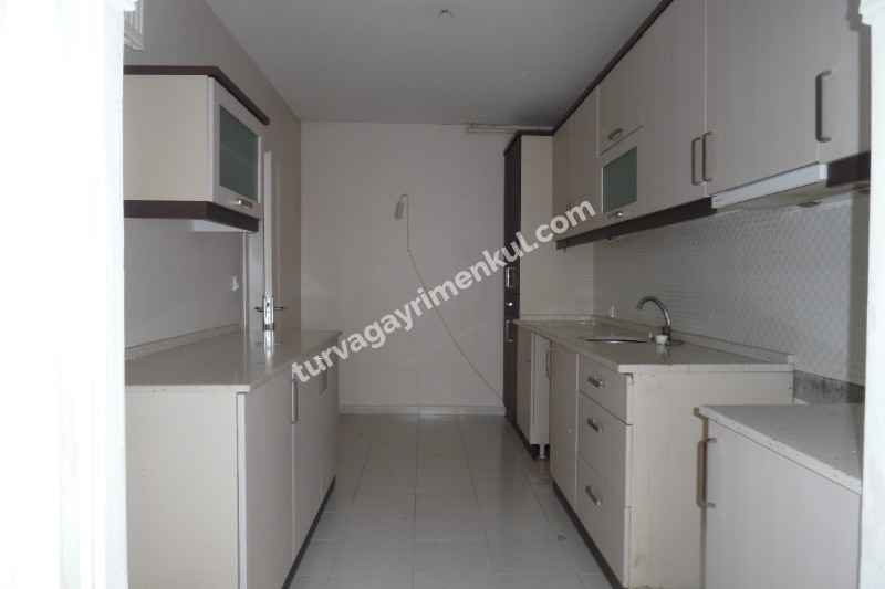 EMLAK KONUTLARINDA YATIRIMLIK 3+1 SATILIK DAİRE 