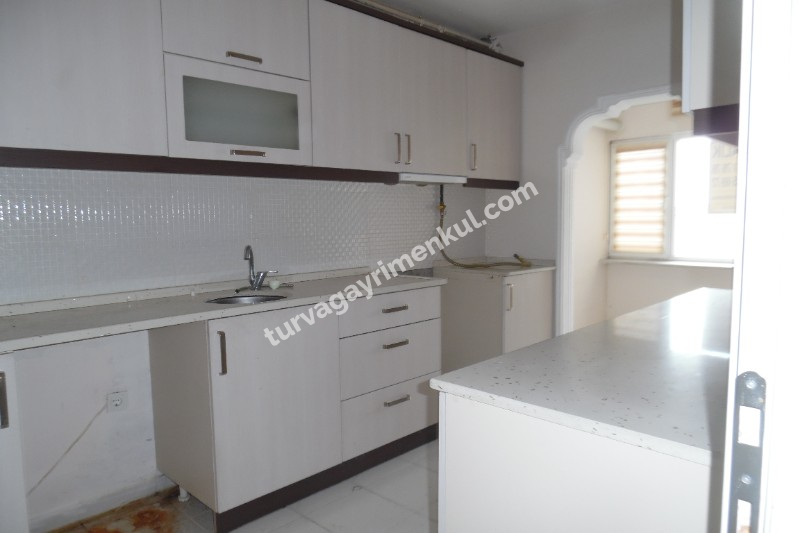 EMLAK KONUTLARINDA YATIRIMLIK 3+1 SATILIK DAİRE 