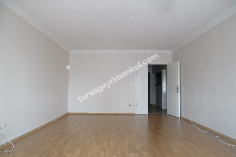 EMLAK KONUTLARINDA YATIRIMLIK 3+1 SATILIK DAİRE 