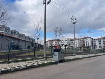 AFYON ÜÇOK EMLAKTAN EŞREFPAŞA MAH KİRALIK TEMİZ BAKIMLI 2+1 ARAKAT DAİRE