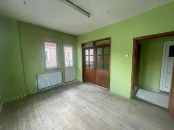 AFYON ÜÇOK EMLAKTAN EŞREFPAŞA MAH KİRALIK TEMİZ BAKIMLI 2+1 ARAKAT DAİRE