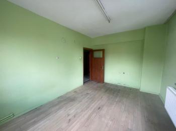 AFYON ÜÇOK EMLAKTAN EŞREFPAŞA MAH KİRALIK TEMİZ BAKIMLI 2+1 ARAKAT DAİRE