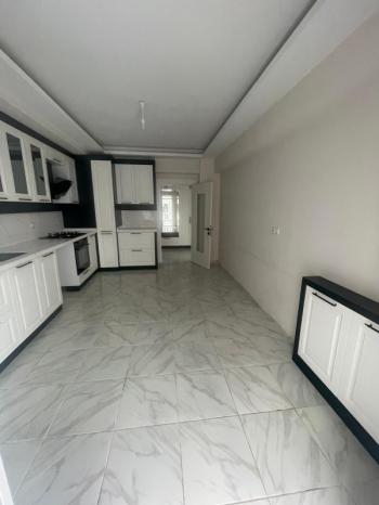 AFYON ÜÇOK EMLAKTAN SÜLÜN DE ANA YOL ÜZERİ KİRALIK ARAKAT 3+1 ASANSÖRLÜ LÜX GENİŞ DAİRE