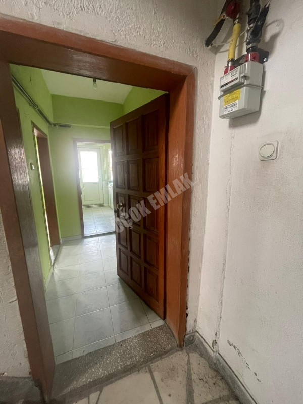 AFYON ÜÇOK EMLAKTAN EŞREFPAŞA MAH KİRALIK TEMİZ BAKIMLI 2+1 ARAKAT DAİRE