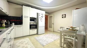 Elmas’tan Akkent’te Geniş Metraj Havuzlu Bağımsız Mutfak 3+1