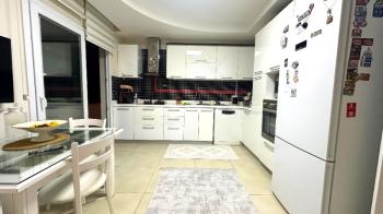 Elmas’tan Akkent’te Geniş Metraj Havuzlu Bağımsız Mutfak 3+1