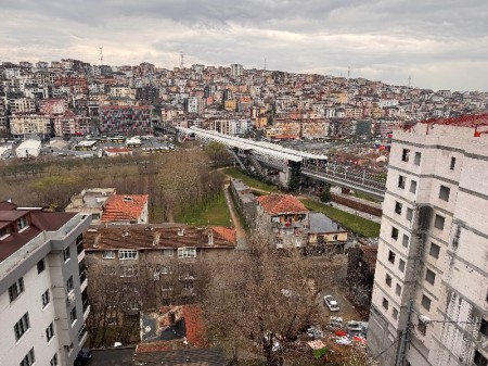 Alibeyköy Metro’ya 3 Dk Otoparklı 5.Kat Kiracılı Satılık Daire