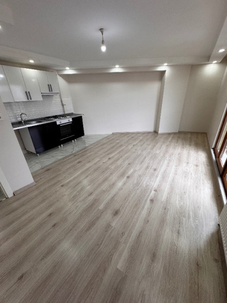 Alibeyköy Metro’ya 3 Dk Otoparklı 5.Kat Kiracılı Satılık Daire