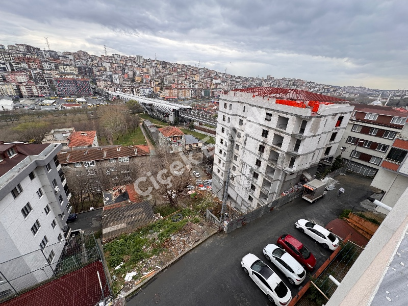 Alibeyköy Metro’ya 3 Dk Otoparklı 5.Kat Kiracılı Satılık Daire