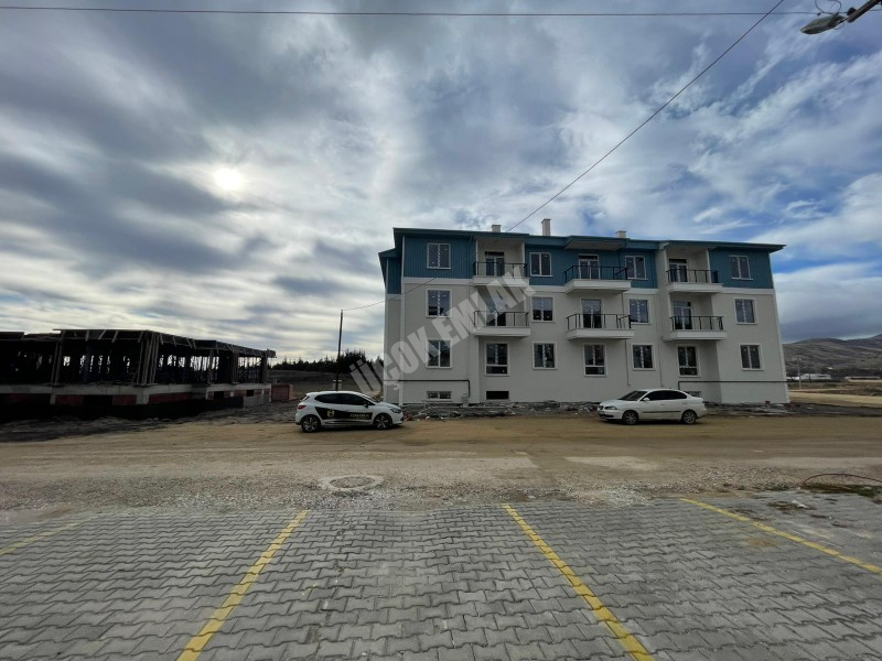 AFYON ÜÇOK EMLAKTAN MAREŞAL F ÇAKMAK MAH SATILIK SIFIR 3+1 DAİRELER 