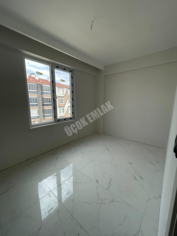 AFYON ÜÇOK EMLAKTAN MAREŞAL F ÇAKMAK MAH SATILIK SIFIR 3+1 DAİRELER 