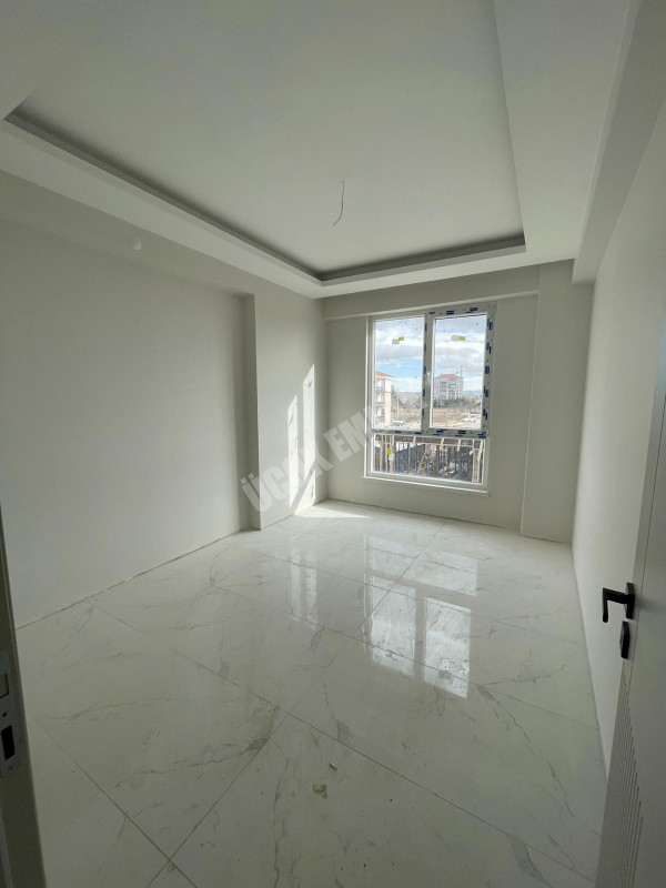 AFYON ÜÇOK EMLAKTAN MAREŞAL F ÇAKMAK MAH SATILIK SIFIR 3+1 DAİRELER 