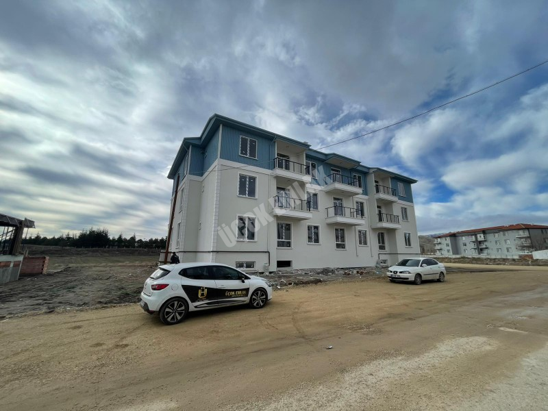 AFYON ÜÇOK EMLAKTAN MAREŞAL F ÇAKMAK MAH SATILIK SIFIR 3+1 DAİRELER 