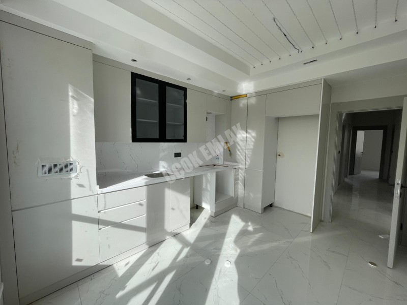 AFYON ÜÇOK EMLAKTAN MAREŞAL F ÇAKMAK MAH SATILIK SIFIR 3+1 DAİRELER 