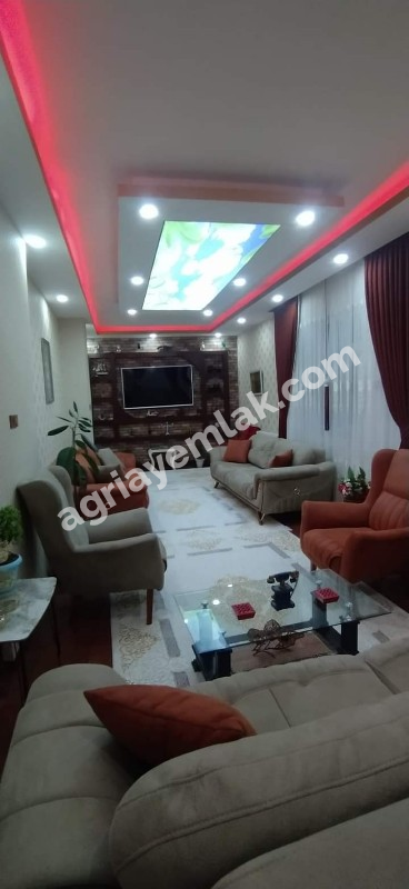 YETİŞTİRME YURDUNUN KARŞISINDA 1.KAT DUBLEX 5+1 SATILIK DAİRE