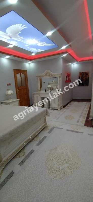 YETİŞTİRME YURDUNUN KARŞISINDA 1.KAT DUBLEX 5+1 SATILIK DAİRE