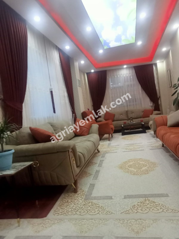 YETİŞTİRME YURDUNUN KARŞISINDA 1.KAT DUBLEX 5+1 SATILIK DAİRE