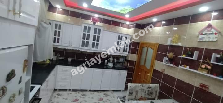 YETİŞTİRME YURDUNUN KARŞISINDA 1.KAT DUBLEX 5+1 SATILIK DAİRE