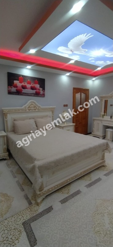 YETİŞTİRME YURDUNUN KARŞISINDA 1.KAT DUBLEX 5+1 SATILIK DAİRE