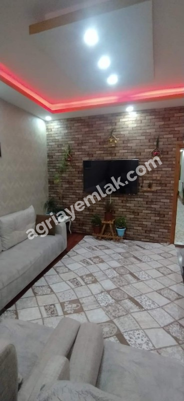 YETİŞTİRME YURDUNUN KARŞISINDA 1.KAT DUBLEX 5+1 SATILIK DAİRE