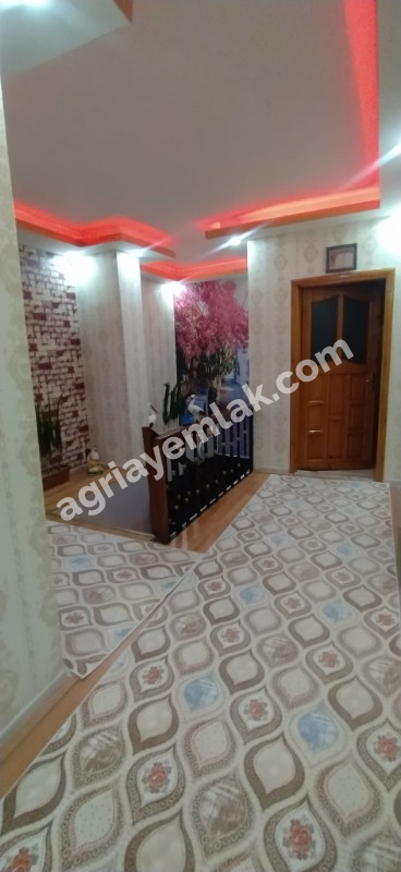 YETİŞTİRME YURDUNUN KARŞISINDA 1.KAT DUBLEX 5+1 SATILIK DAİRE