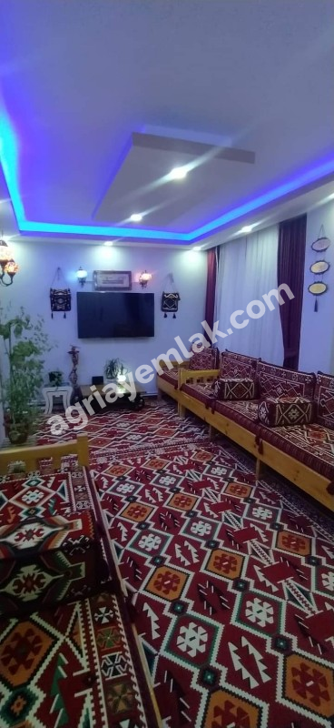 YETİŞTİRME YURDUNUN KARŞISINDA 1.KAT DUBLEX 5+1 SATILIK DAİRE