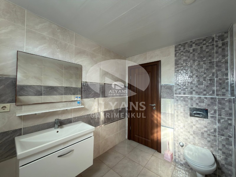 ALYANS'TAN GMK'YA SIFIR MASRAFSIZ HER İŞE UYGUN SATILIK OFİS