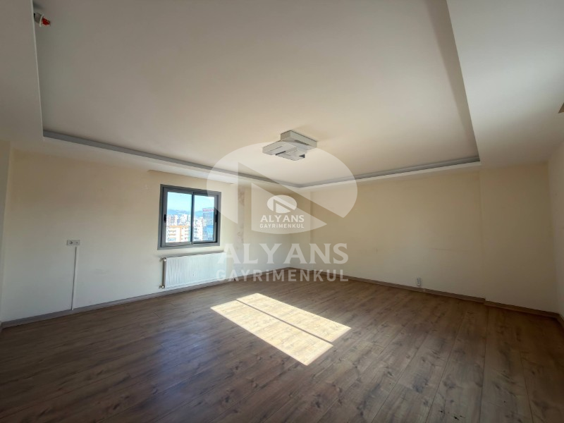 ALYANS'TAN GMK'YA SIFIR MASRAFSIZ HER İŞE UYGUN SATILIK OFİS