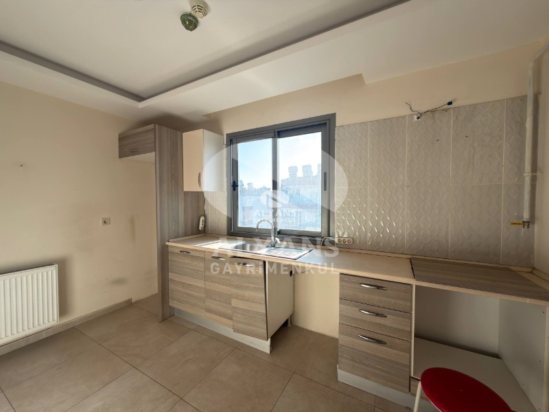 ALYANS'TAN GMK'YA SIFIR MASRAFSIZ HER İŞE UYGUN SATILIK OFİS