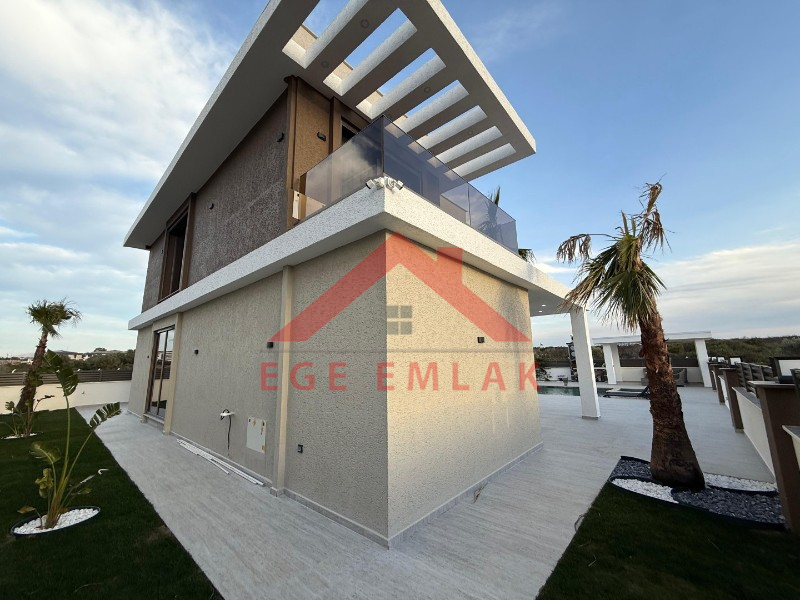 Didim'de Satılık Tam Müstakil 4+1 Villa