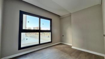 Elmas’tan GMK Üzeri Deniz Manzaralı Lüks Tasarım Sıfır 2+1