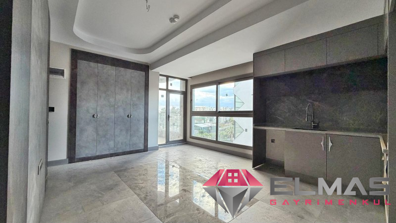 Elmas’tan GMK Üzeri Deniz Manzaralı Lüks Tasarım Sıfır 2+1