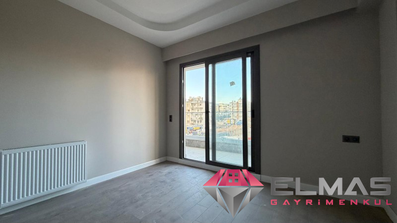 Elmas’tan GMK Üzeri Deniz Manzaralı Lüks Tasarım Sıfır 2+1