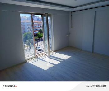 MUDANYA HALİTPAŞA 'da STADYUM MEVKİİ SATILIK 3.KAT SIFIR 1+1 DAİRE